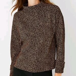 ANN TAYLOR animal jacquard button cuff top size S Womens Casual